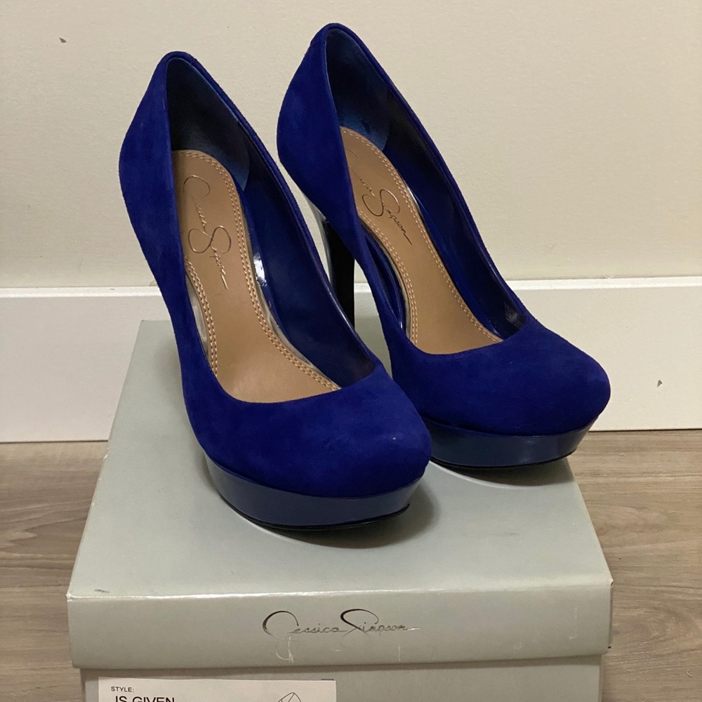 Suede Pumps - Picture 2 of 4